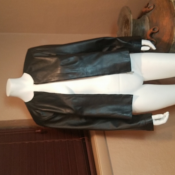 Very soft and cool genuine leather jacket - Picture 3 of 5